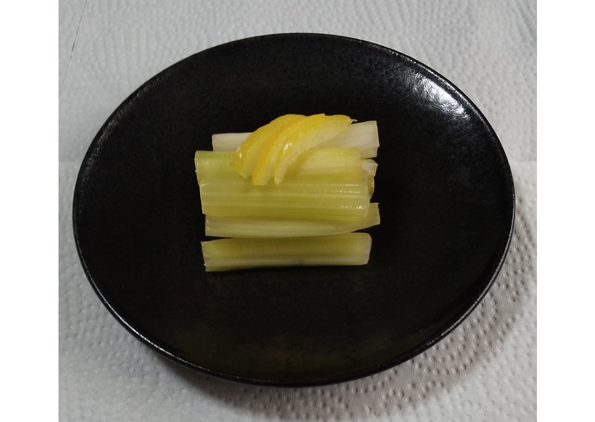 セロリのレモン漬け