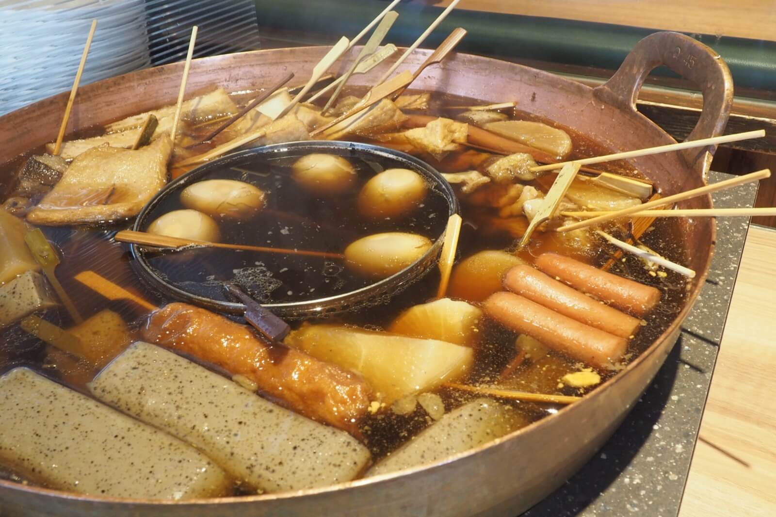 そば吉自慢のおでんもお店で食べられます！