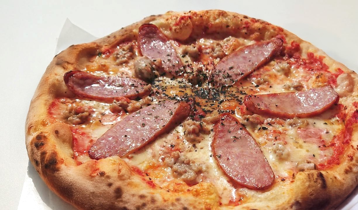 焼きたてピザとパン「Bakery & Pizza HOME」